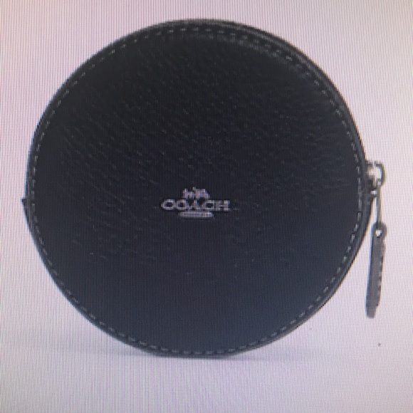 Coach X peanuts Round coin case with Snoopy Let it Snow motif New 🔥 - Picture 3 of 7